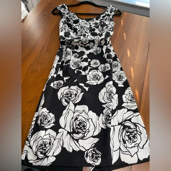 WHBM ROSES DRESS